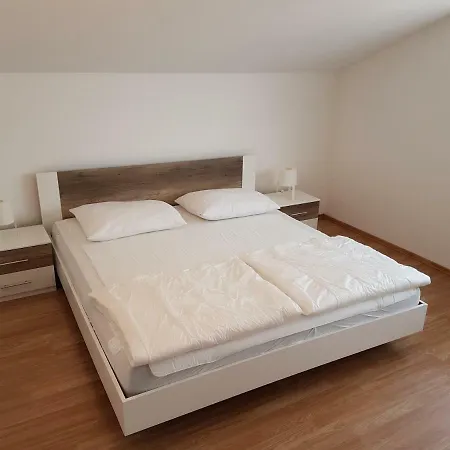 Eni Apartman *