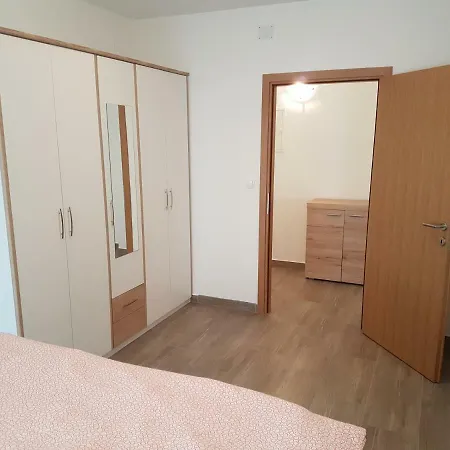 Eni Apartman *